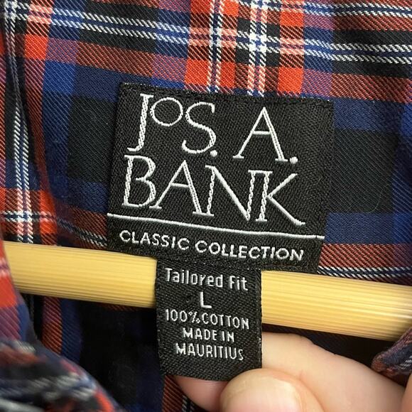 Jos A Bank Tailored Fit Dress Shirt - Picture 2 of 2